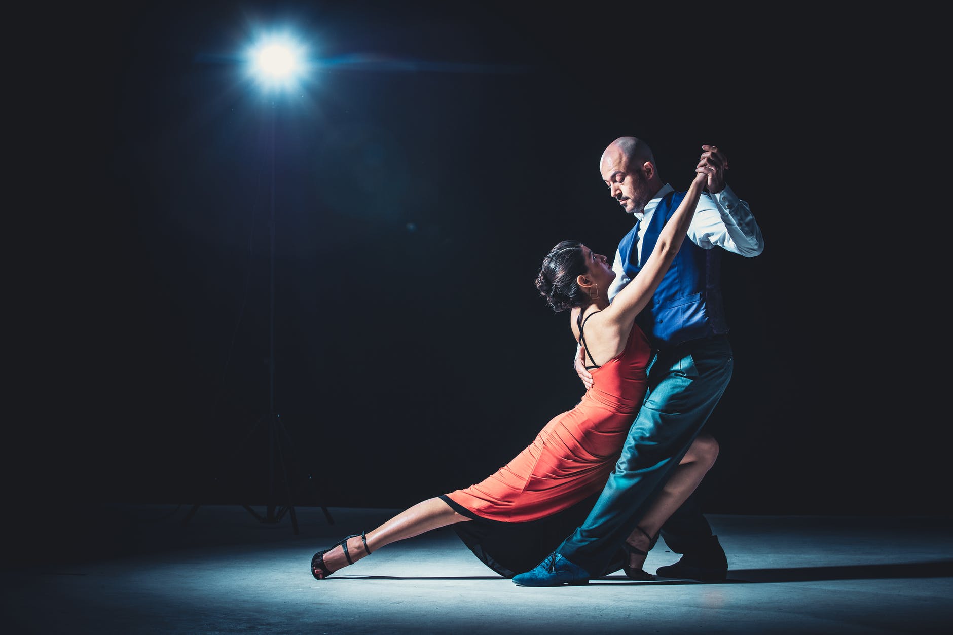 Pareja bailando tango
